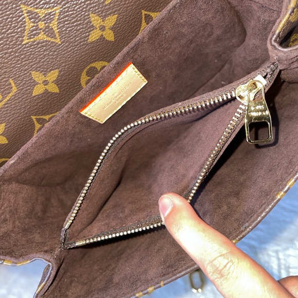 Louis Vuitton East West Pochette Metis - Picture 9 of 13
